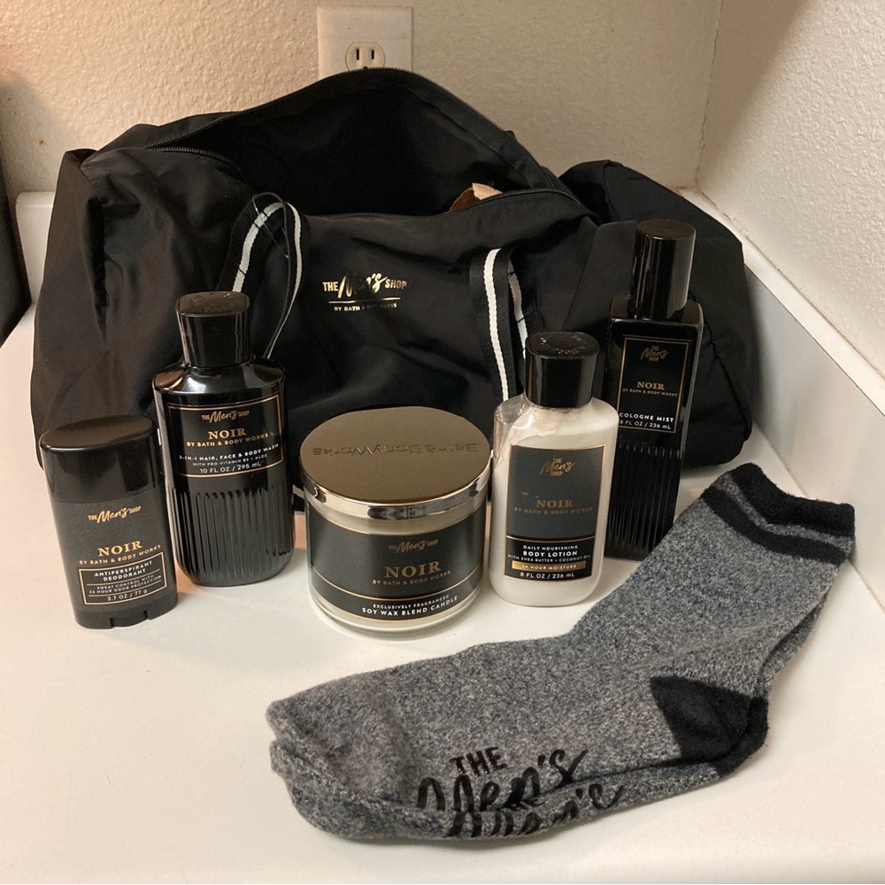 New Bath & Body Works The Mens Shop Noir Gift set of 7 Includes Bag and Socks